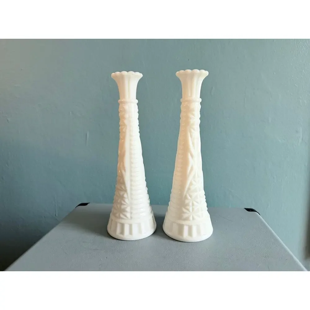 Pair Vintage Anchor Hocking Milk Glass Stars and Bars Bud Vases 9